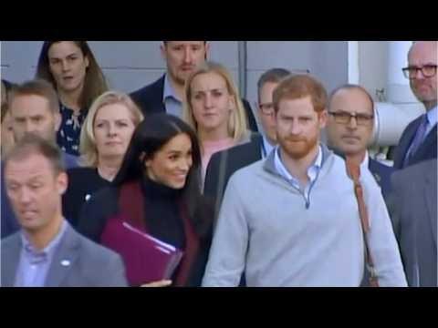 VIDEO : Meghan & Harry Arrive In Australia To Kick Off Royal Tour