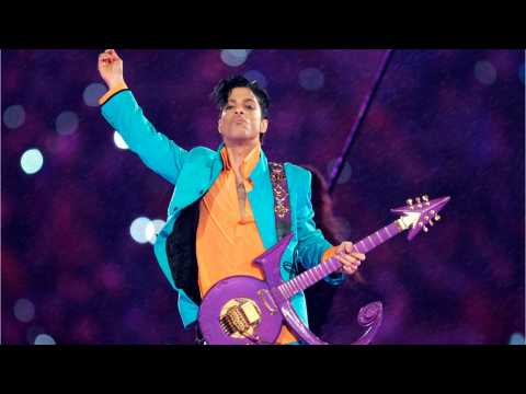 VIDEO : Prince Is Posthumously Awarded An Honorary Degree