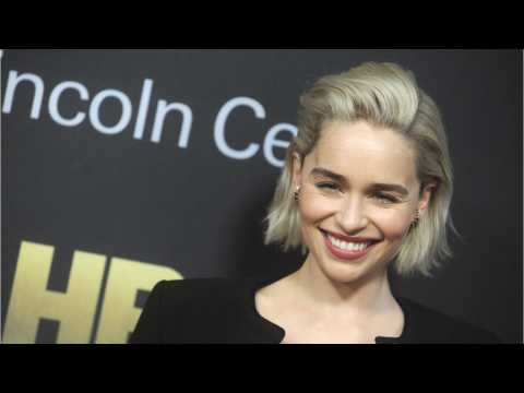 VIDEO : Emilia Clarke Sports New Look