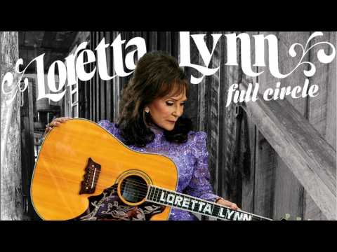 VIDEO : Loretta Lynn Holds Jam Session in ?Ain?t No Time to Go? Video