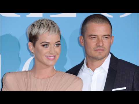 VIDEO : Katy Perry & Orlando Bloom Hit First Red Carpet Together