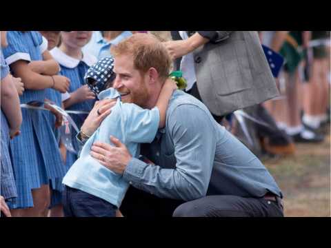 VIDEO : Royal Photographer Says Prince Harry Will Be ?A Great Dad?