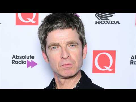 VIDEO : Noel Gallagher Takes Home Two Q Awards At Annual Ceremony