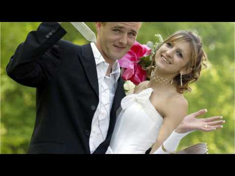 VIDEO : What Are The Best Seasons To Get Married In?