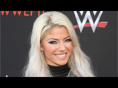 VIDEO : Did Ronda Rousey Break Alexa Bliss' Nose?