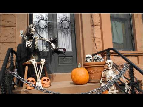 VIDEO : Get In The Halloween Spirit