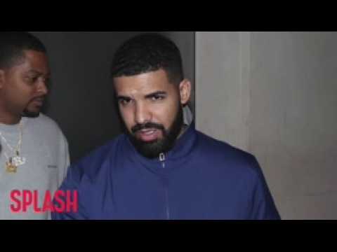 VIDEO : Drake still texts his high school teacher