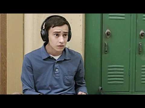 VIDEO : Atypical Gets Green Light For Another Season At Netflix
