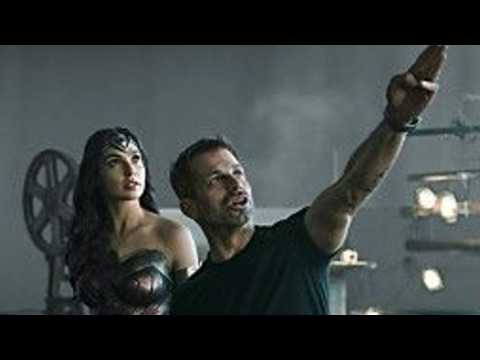 VIDEO : Zack Snyder Distances Himself From Wonder Woman Justice League Costume
