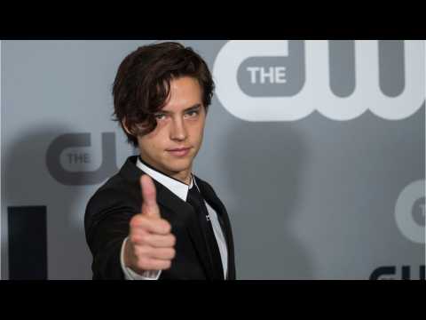 VIDEO : Cole Sprouse Shares Romantic Pic With Lili Reinhart