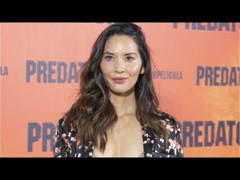 VIDEO : Fox Apparently Upset With Olivia Munn Over Unwanted Predator Press