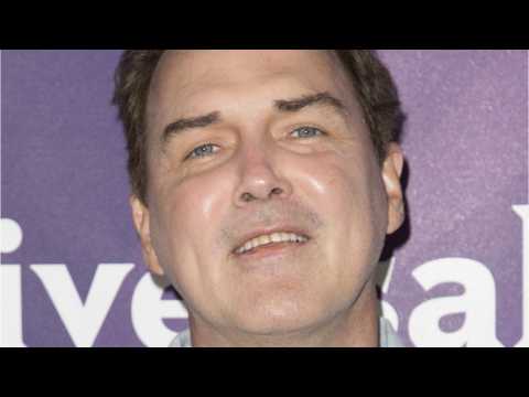 VIDEO : Norm Macdonald Apologizes After Roseanne Comments