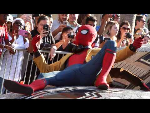 VIDEO : 'Marvel's Spider-Man' Glitch Is Now A Meme