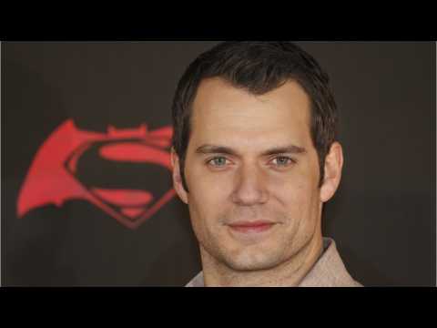VIDEO : The Internet Reacts To Henry Cavill's Superman Exit