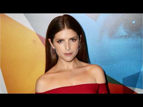 VIDEO : Anna Kendrick Thinks Blake Lively And Ryan Reynolds Are 'Sinfully Good Together'