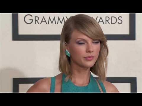 VIDEO : Taylor Swift Talks Politics