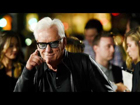 VIDEO : James Woods Return To Twitter Includes Tweets Bashing Twitter And Praising Trump