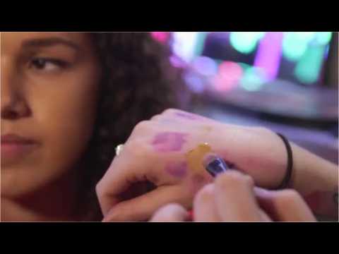 VIDEO : Halloween Looks That Just Need Eyeshadow