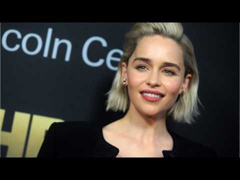 VIDEO : Emilia Clarke Gets Tattoo In Tribute To Role