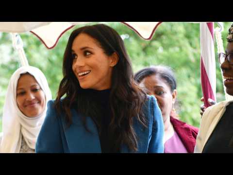 VIDEO : Meghan Markle Dons Stylish Blue Coat To Latest Outing