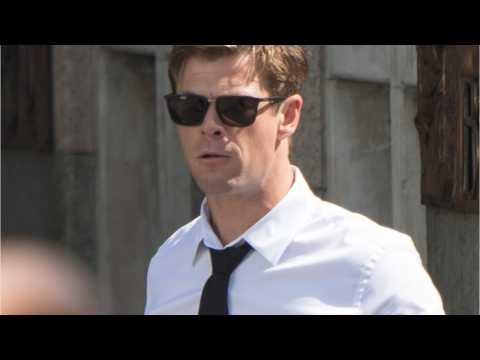 VIDEO : Chris Hemsworth Shares Video From The Set of 'Men In Black' With Tessa Thompson