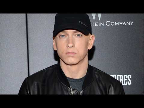 VIDEO : Eminem Used A Full-Page Ad To Diss Critics That Panned His Newest Album