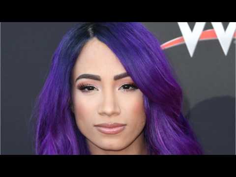 VIDEO : Sasha Banks Takes A Break From WWE To Deal With Injury