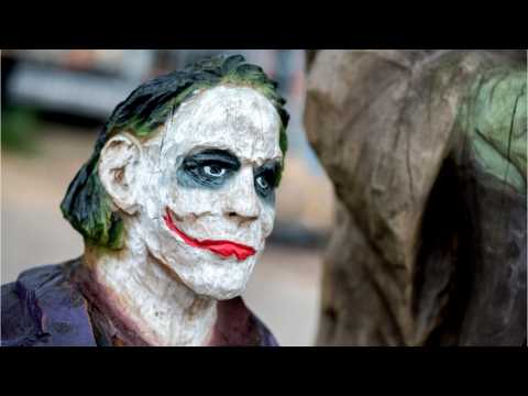 VIDEO : 'Joker' BTS Photo Reveals Wayne's Political Agenda