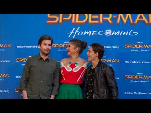 VIDEO : 'Spider-Man: Far From Home' Clip Shows Jake Gyllenhaal as Mysterio
