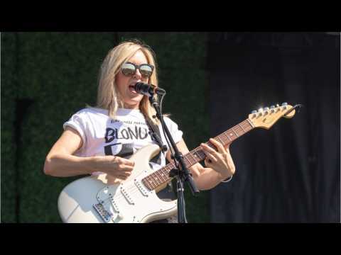 VIDEO : Watch Eddie Vedder, Liz Phair Perform ?Better Man? at Ohana Festival