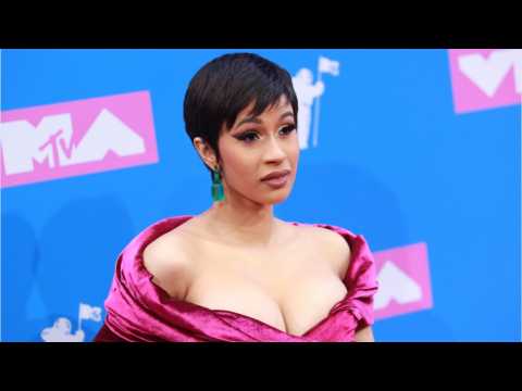 VIDEO : Cardi B Surrenders to Police