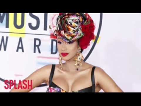 VIDEO : SNTV - Cardi B pays tribute to daughter at AMA?s