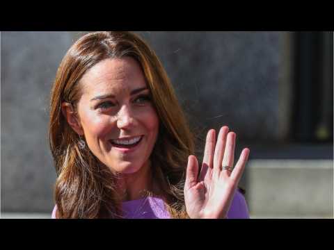 VIDEO : Kate Middleton Debuts New Style