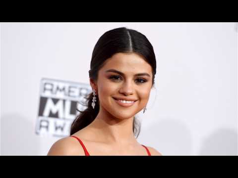 VIDEO : Selena Gomez Has Full Support Of Her Friends And Family As She Seeks Treatment