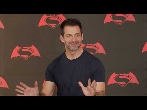 VIDEO : Zack Snyder Teases Future Of DCEU