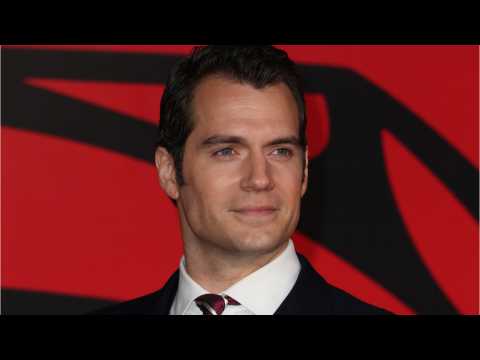 VIDEO : Goodbye, Man of Steel? Henry Cavill Reportedly Hanging Up His Superman Cape