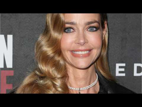 VIDEO : Why Did Denise Richards Have A Quickie Wedding?