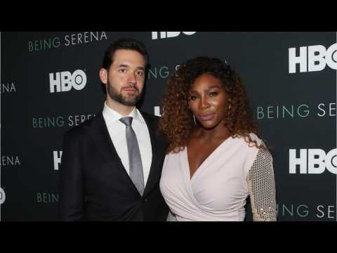 VIDEO : Alexis Ohanian Defends Wife From Racist Cartoon