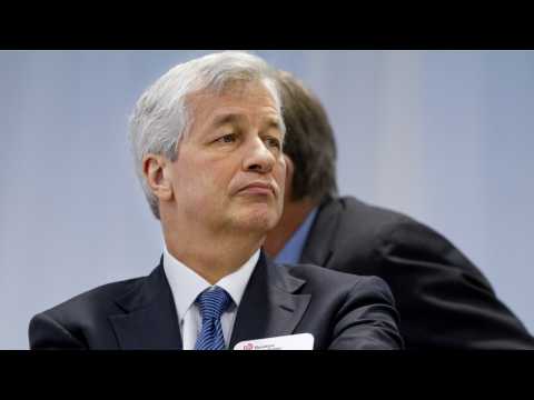 VIDEO : Jamie Dimon Takes Back Comments About Beating Trump In A 2020 Election