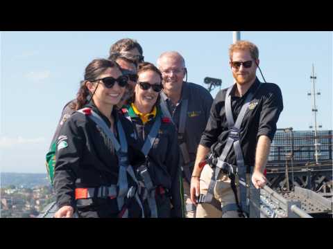 VIDEO : Prince Harry Couldn't Stop Smiling As He Scaled Sydney Harbour Bridge