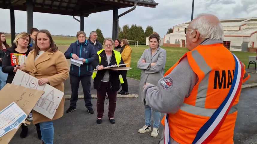 Vid Os Les Lus Et Les Parents D L Ves De Jussy Se Mobilisent Pour