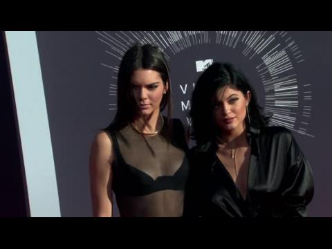 VIDEO : Kendall and Kylie Jenner Launch Clothing Line at Topshop