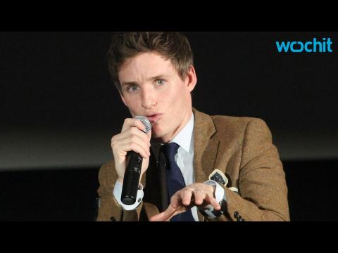 VIDEO : Eddie Redmayne Officially Joins Cast of Harry Potter Prequel