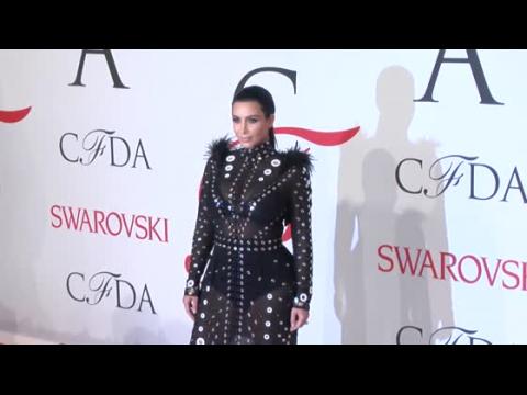 VIDEO : Kim Kardashian Is Suffering From 'Really Bad' Morning Sickness