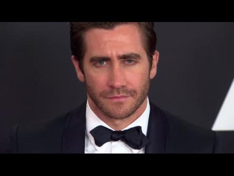 VIDEO : Jake Gyllenhaal Believes Humans are Controlled by the Moon