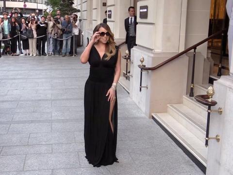VIDEO : Exclu Vido : Mariah Carey : elle s'offre un bain de foule  Paris !