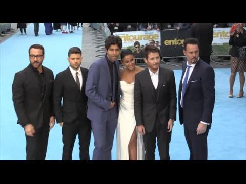 VIDEO : Adrian Grenier And Entourage Cast Hit London For Premiere