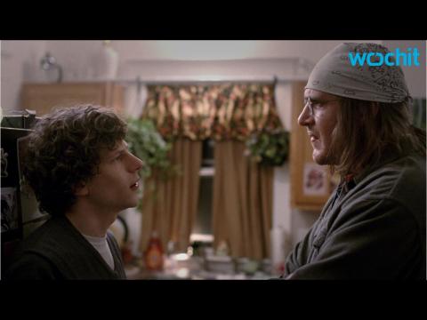 VIDEO : Jason Segel Portrays Late Foster Wallace in 'The End of the Tour'