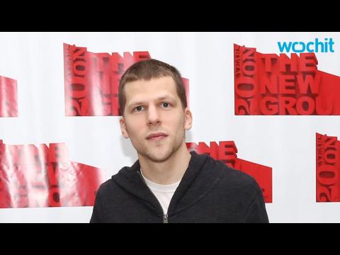 VIDEO : Jesse Eisenberg Compares Comic-Con to 'Some Kind of Genocide'