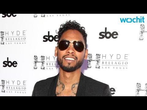 VIDEO : Miguel Gives Billy Corgan Writing Credit Over '1979' Similarity